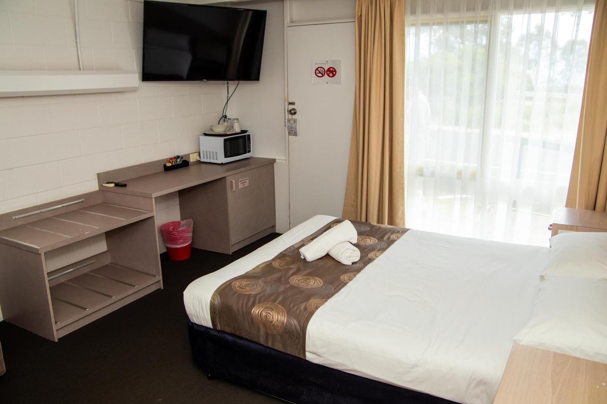 Ocean Views Motel Lakes Entrance Exterior photo