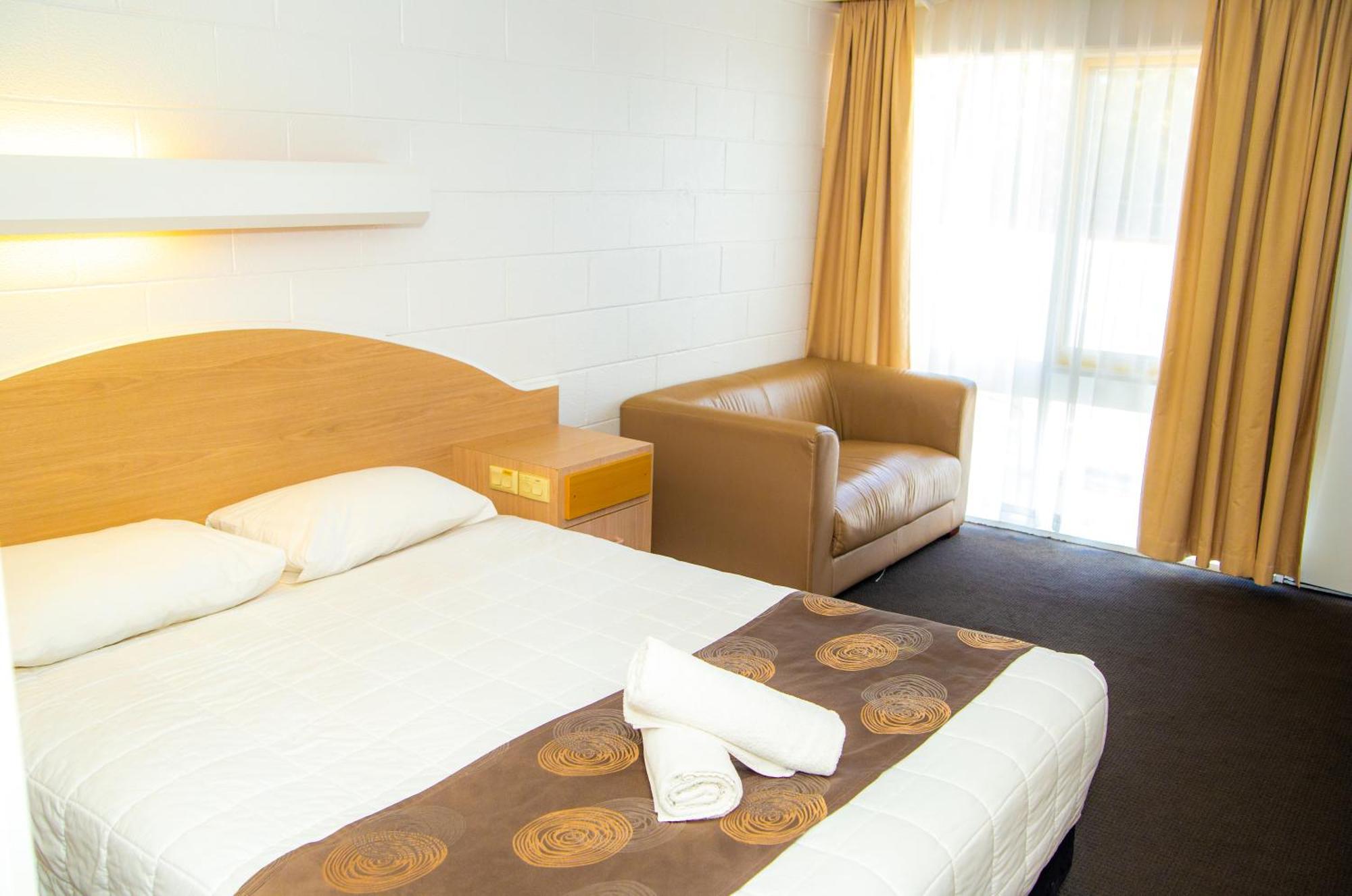 Ocean Views Motel Lakes Entrance Exterior photo