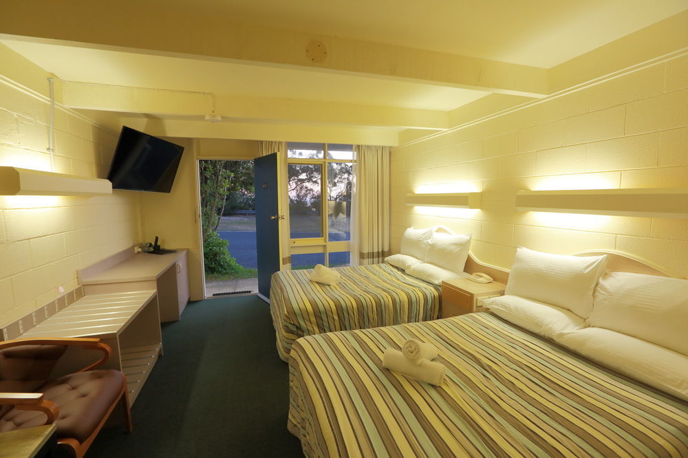 Ocean Views Motel Lakes Entrance Exterior photo